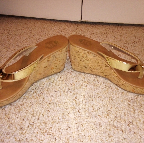 Juicy Couture wedge sandals size 6M - Picture 9 of 9